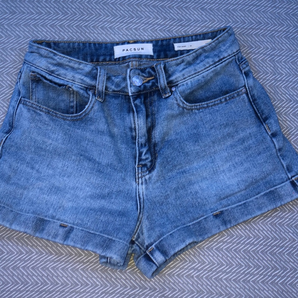 pacsun mom shorts!